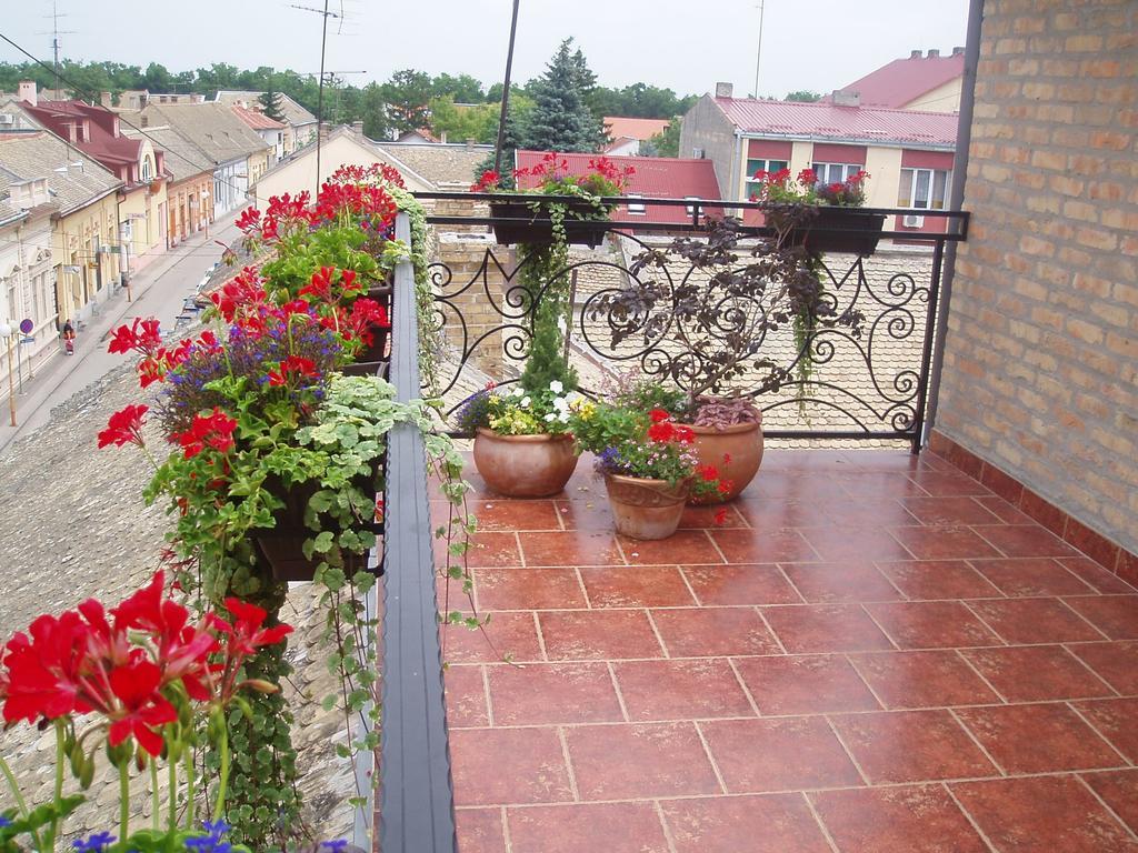 Guest House Prenociste Piccolina Sombor Exterior photo