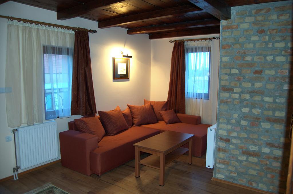 Guest House Prenociste Piccolina Sombor Exterior photo